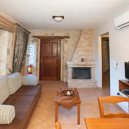 Hotel apartamentowy Anigraia Parálion Ástros