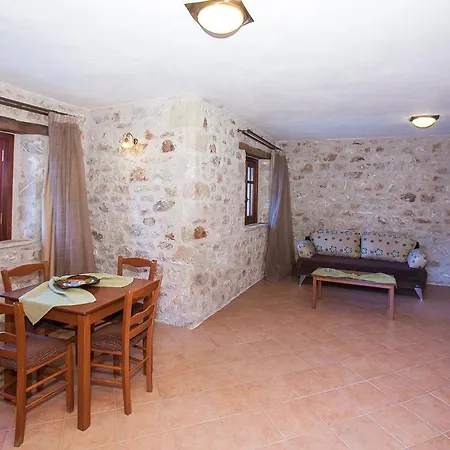 Hotel apartamentowy Anigraia Parálion Ástros